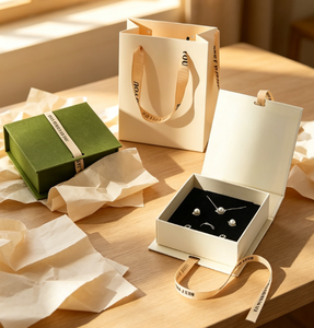 Caja de Regalo Magnética Personalizable con Logotipo, en Forma de Libro, Color Beige, con Cinta y Forro de Terciopelo, para Joyería - Product Image 5
