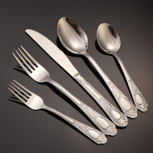 Ensemble de couverts occidentaux en acier inoxydable, couteaux, fourchettes, cuillères, design élégant, vaisselle de fête - Product Image 2