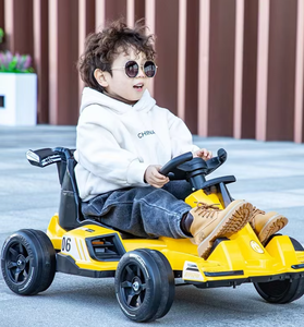 Elektrische kinderauto met 4 wielen, op batterijen (12V4.5AH), 550 motor, MP3-muziekspeler, duurzaam, veilig, unisex, voor kinderen van 2-7 jaar - Product Image 6