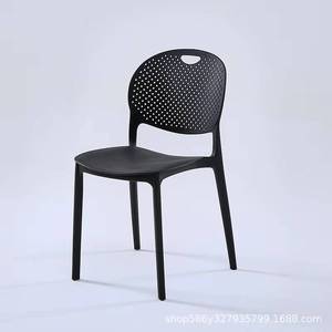 Chaise en plastique économique avec dossier simple, design nordique, mobilier moderne pour la maison, idéale pour les négociations et les repas. - Product Image 3