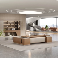 Bureau de direction minimaliste en forme de L avec finition imitation bois et double rangement latéral pour bureau de directeur d'entreprise