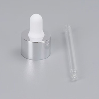 Assortiment de compte-gouttes réutilisables en plastique et aluminium avec bouchon côtelé à vis pour huiles essentielles, sérums cosmétiques et huiles
