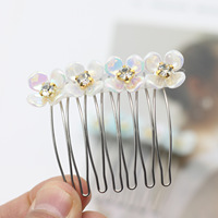 Peigne à cheveux Kawaii mini coquillage fleur strass multicolore pour femmes et filles, accessoires capillaires pour le quotidien, l'été, la plage, les mariages, les bals de promo et les fêtes