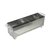 Barbecue au charbon de bois portable Pinnovo, grande surface de cuisson avec aérations pour les fêtes en plein air, les patios et les pique-niques