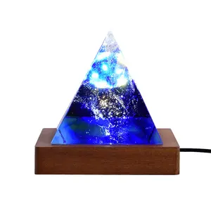 Pirámide de cristal K9 en venta al por mayor, pirámide de cristal personalizada con grabado láser para regalo de recuerdo