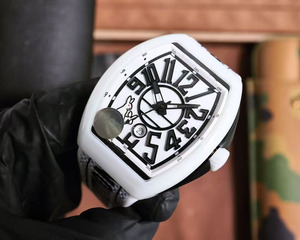 The <b>Case</b> Is Made of 4514mmmm With Diamonds Embedded Featuring Perfect Lines and Symmetry Carbon Fiber Mechanical <b>Watch</b> - Product Image 1