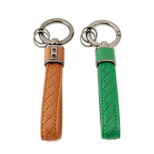 New Fashion Car Key Chains Brand Logo Metal Black Key <b>Holder</b> Keychain Accessories Gift Custom Leather Keychain - Product Image 4