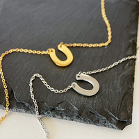 Collier ras du cou minimaliste pour femme en acier inoxydable plaqué or 18 carats, pendentif fer à cheval géométrique en U, luxe léger
