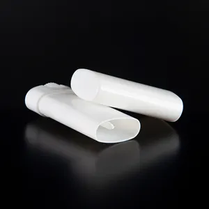 अनुकूलित लिपस्टिक ट्यूब अपनी खुद की लोगो अंडाकार मोड़ प्लास्टिक होंठ बाम कंटेनर कस्टम प्रिंट काले सफेद लिप पैकेजिंग