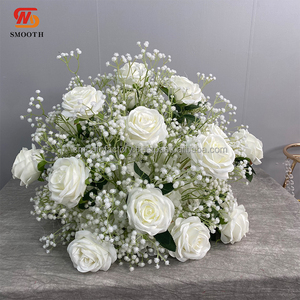 Fondo de Flores LEDA para Eventos y Fiestas, Hecho a Mano, Romántico, con Rosas Blancas y Paniculata, para Bodas - Product Image 4