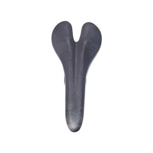 Selle de vélo ergonomique en feutre carbone 3K, épaisseur 5 mm, design creux respirant, légère pour vélos de route, VTT et course - Product Image 1