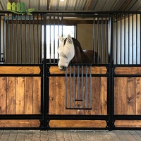 Panneaux d'écurie pour chevaux en gros, équipement de box pour chevaux sur mesure pour fermes d'élevage, ranchs et centres équestres