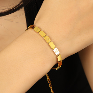 Pulsera Cuadrada de Amor Chapada en Oro, Diseño Geométrico de Acero Inoxidable, Joyería Unisex para Regalo - Product Image 4