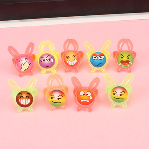 Mini anillos de plástico con expresiones de dibujos animados para niños, juguetes de rol, 4-6 años, unisex - Product Image 3