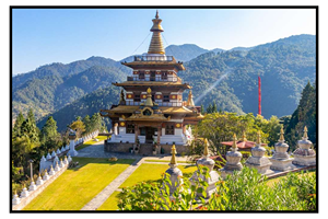 Stampa su tela Bhutan Khamsum Yulley Namgyal <span class=keywords><strong>Chorten</strong></span>: Stupa Tibetana con Tetto Dorato e Paesaggio Montano - Decorazione per Camera da Letto - Product Image 4