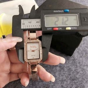 Reloj de Cuarzo para Hombre con Caja de Aleación de 40 mm, Correa de Silicona y Diseño de Dibujos Animados - Product Image 6