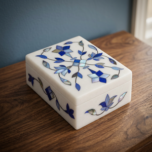 Caja de Joyería Rectangular Moderna Hecha a Mano de Mármol de Primera Calidad de Stonecrafts International con Detalles de Madreperla y Flores Grabadas - Product Image 1