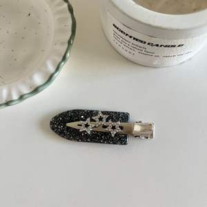 Pince à cheveux en acétate ornée de strass étincelants et d'étoiles pour femmes, idéale pour les fêtes et les mariages - Product Image 4