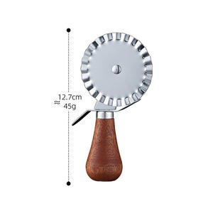 ชุดเครื่องตัดพิซซ่าครบชุดพร้อมด้ามจับไม้และล้อสแตนเลสสำหรับตัดพิซซ่า ขนมอบ เค้ก ขนมปัง - Product Image 6