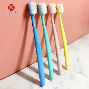 Suppliers wholesale classic design family set adult plastic toothbrush with soft bristle 4 pack toothbrush