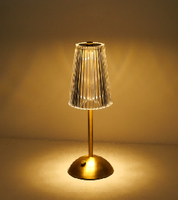 Lampe de table moderne en acrylique cristallin cannelé, base en dôme, sans fil, rechargeable, à intensité variable, lampe de chevet, lampe de bureau LED