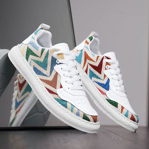 Nuevo estilo de verano, zapatillas de lona transpirables de una pieza para hombre, para adolescentes, adecuadas para deportes al aire libre y uso casual. - Product Image 3