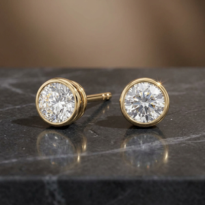 Boucles d'oreilles classiques serties de diamants de laboratoire ronds taillés en taille baguette, 0,75 ct, en or blanc 14 carats, pour occasions spéciales - Product Image 5