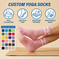 Benutzerdefiniertes Logo Dicke Halb-Frottee Pilates-Griffsocken für Damen Gym Crew Yoga-Socken Jacquard-Stickerei-Logo Rutschfeste Fitness-Socken