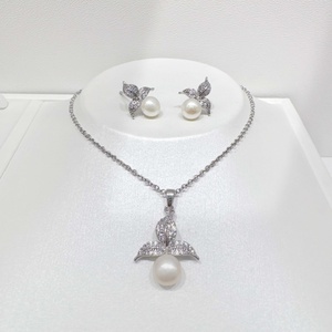 Juego de Collar y Pendientes de Plata 925 con Perlas Románticas, Chapado en Oro, Diseño Floral, para Mujer, Venta al Por Mayor - Product Image 2