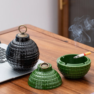 Cenicero de Cerámica con Forma de Granada y Tapa, Adorno Decorativo Único para el Hogar y la Oficina, Diseño Anti-Escoria Voladora, Cenicero de Escritorio - Product Image 1