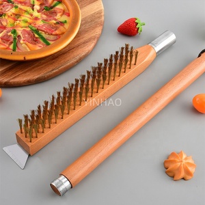 Brosse <span class=keywords><strong>à</strong></span> <span class=keywords><strong>pizza</strong></span> YINHAO avec logo personnalisé, 25 pouces, avec grattoir, résistante <span class=keywords><strong>à</strong></span> la chaleur, manche en bois extra long, brosse de nettoyage pour <span class=keywords><strong>four</strong></span> <span class=keywords><strong>à</strong></span> <span class=keywords><strong>pizza</strong></span> - Product Image 3