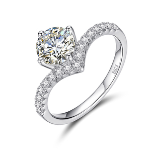 TUHE 2022 फैशन शैली 1.0ct वीवीएस डी Moissanite 925 स्टर्लिंग चांदी सफेद सोना मढ़वाया सगाई की अंगूठी - Product Image 1