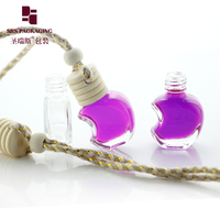 2025 cadeau choix 5ml vide rose bleu vert verre voiture désodorisant bouteille de parfum pomme forme voiture diffuseur bouteille de liège