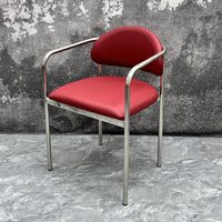 Chaise de salle à manger de style industriel avec structure en acier inoxydable et plateau en bois, mobilier de restaurant pliable pour hôtels et ateliers