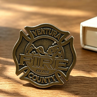 Badges d'affaires de haute qualité, épingles de revers personnalisées, imitation émail, lettres gravées, plaqué or, lavables