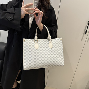 Bolso Tote a Cuadros Retro para Mujer 2026, Bolso Tote de Gran Capacidad, Bolso de Hombro Portátil de Alta Gama para Mujer - Product Image 4