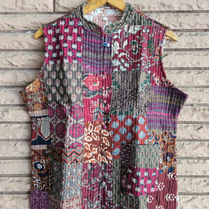 Nouvelle veste sans manches matelassée pour femme, style hiver, imprimé floral indien fait main, cadeau pour elle - Product Image 1