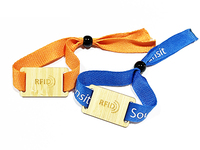 Bracelet RFID à prix d'usine, mini-étiquette 13,56 MHz, étanche et inscriptible pour les applications de paiement