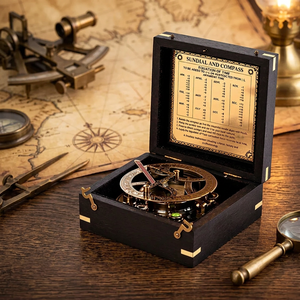 Boussole solaire vintage en laiton, boîte en bois sculptée, instrument de navigation antique, décoration de bureau, cadeau pour le camping - Product Image 1