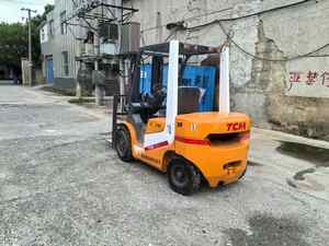 Chariot élévateur TCM FD35 d'occasion, origine Japon, diesel, 3,5 tonnes, avec moteur, boîte de vitesses, roulement, en vente chaude - Product Image 2