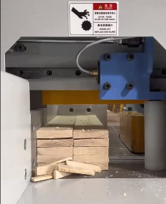 Máquina automática CNC para cortar <span class=keywords><strong>madera</strong></span>, cortadora <span class=keywords><strong>de</strong></span> <span class=keywords><strong>madera</strong></span>, con cuadrados - Product Image 5