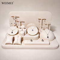 Ensemble de présentoirs à bijoux en cuir microfibre beige de luxe, pour colliers, boucles d'oreilles, bagues, bracelets, accessoires de présentation pour comptoir.