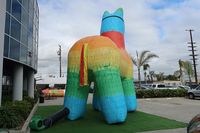2024 modèles de théâtre d'âne de pinata gonflable géant personnalisés avec ventilateur, logo et lumière LED pour les événements de festival de parade