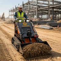 Chargeuse sur pneus compacte de 950 kg pour la démolition et la manutention de matériaux