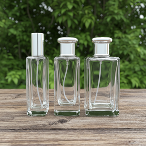 ขวดน้ำหอมแก้วใสแบบมินิมอลขนาด 30 มล. หัวฉีด 15 มม. แบบพ่นต่อเนื่อง บรรจุภัณฑ์เครื่องสำอางแบบเติมได้ตามสั่ง - Product Image 1