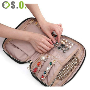Estuche de Joyería de Viaje de Lujo de Alta Gama, Color, Tamaño y Estilo Personalizables para Exhibir y Guardar Collares - Product Image 4