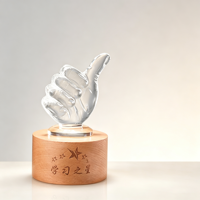 Trophée en verre gravé sablé et imprimé UV avec design couleur pour la reconnaissance des réalisations d'entreprise