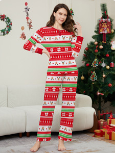 Dropshipping personalizado Navidad familia pijamas bajo MOQ todos los botones de impresión cuello abierto completamente impreso 2 piezas conjuntos de punto frontal - Product Image 4