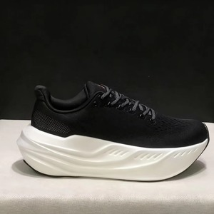Chaussures de course pour hommes personnalisées avec logo en maille, modèle Max Triple Black Ice Grey Country, baskets de style marche - Product Image 1
