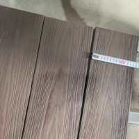 Planches de terrasse en composite WPC imitation teck 3D gaufré, écologiques, ignifuges, à double verrouillage, pour extérieur – Vente en gros